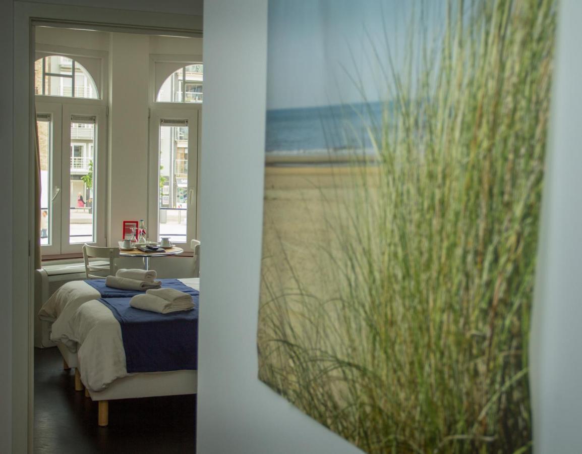 Hotel Aan Zee De Panne Exterior photo